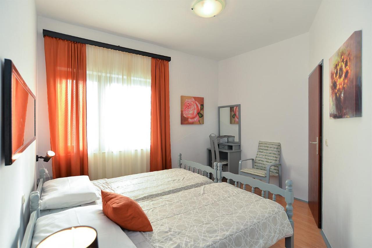 Apartments Jadranka 1279 Pomer Exterior foto